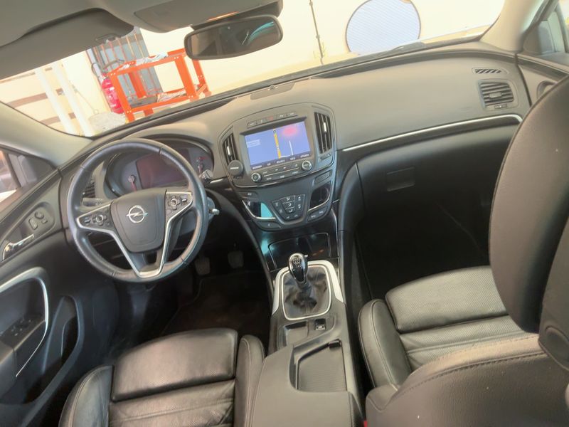 Opel Insignia Sports Tourer 2.0 CDTI Sport 2015 – снимка 18