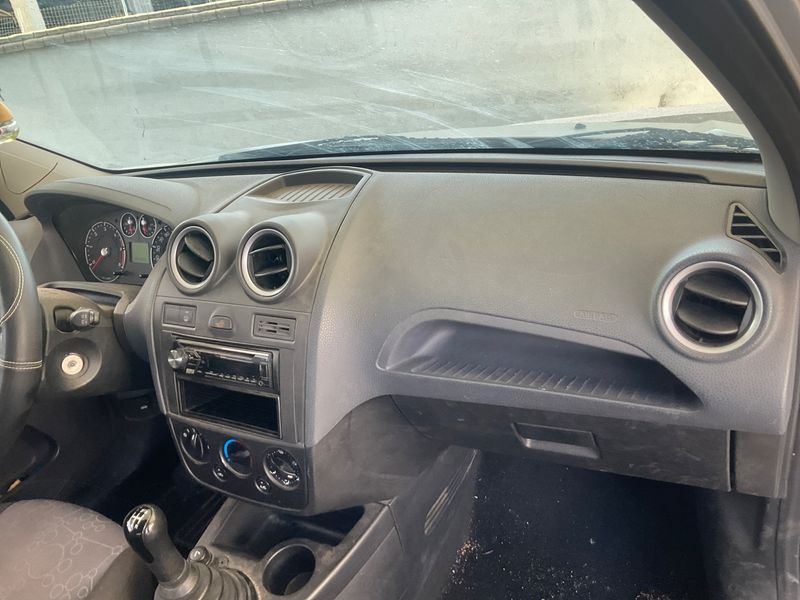 Ford Fiesta 1.4 TDCi Ambiente 2009 – снимка 13