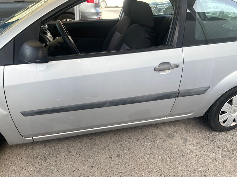 Ford Fiesta 1.4 TDCi Ambiente 2009 – снимка 16