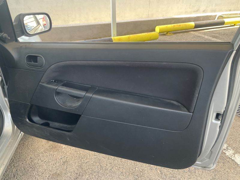 Ford Fiesta 1.4 TDCi Ambiente 2009 – снимка 18