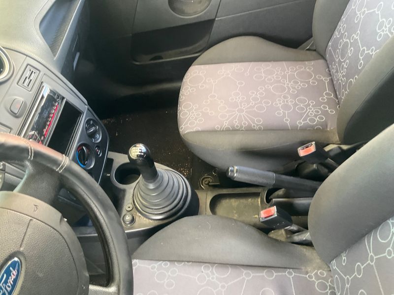 Ford Fiesta 1.4 TDCi Ambiente 2009 – снимка 17