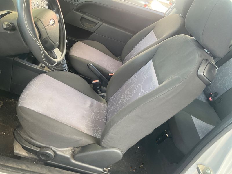Ford Fiesta 1.4 TDCi Ambiente 2009 – снимка 21