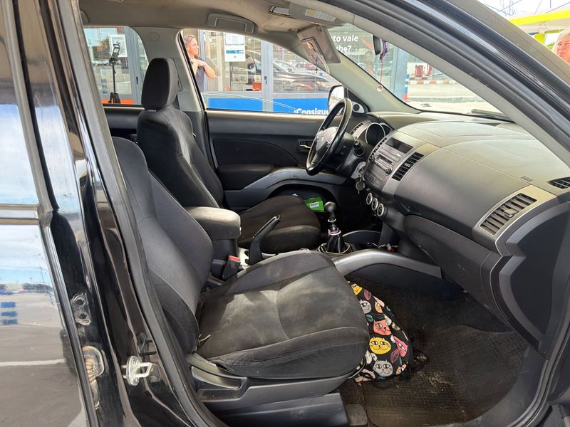 Mitsubishi Outlander 2.0 DI-D Intense 2007 – снимка 3