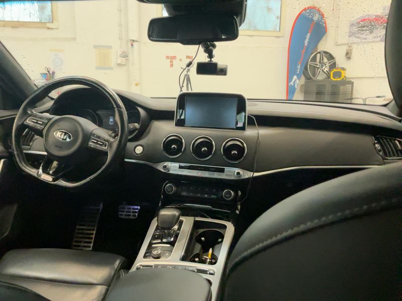 Kia Stinger 3.3 V6 TGDI GT 4WD 2017 – снимка 17