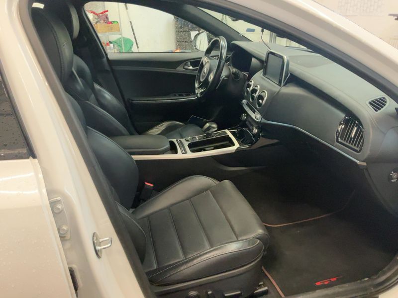 Kia Stinger 3.3 V6 TGDI GT 4WD 2017 – снимка 16