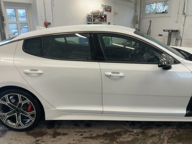 Kia Stinger 3.3 V6 TGDI GT 4WD 2017 – снимка 10
