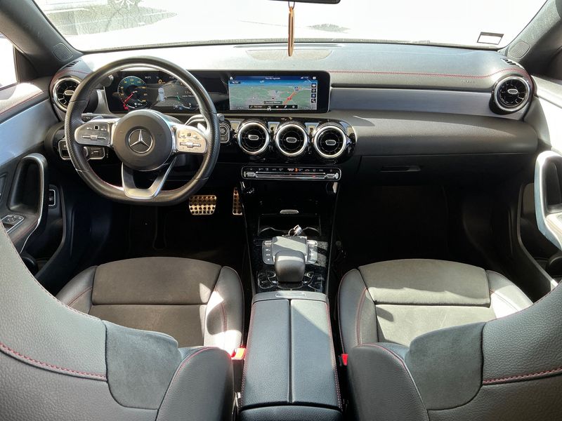Mercedes-Benz CLA-Klasse CLA 200 d Shooting Brake AMG Line 2020 – снимка 17
