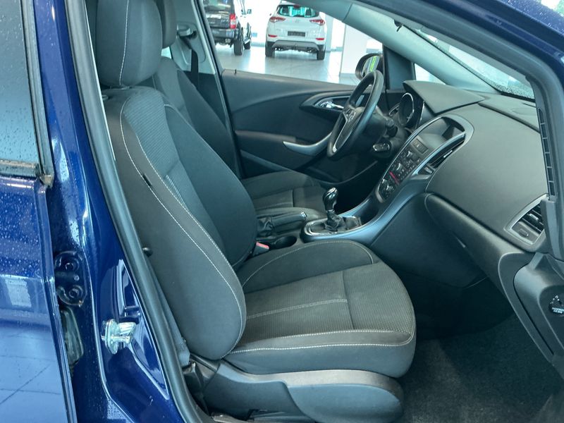 Opel Astra 1.7 CDTI Selection 2013 – снимка 3