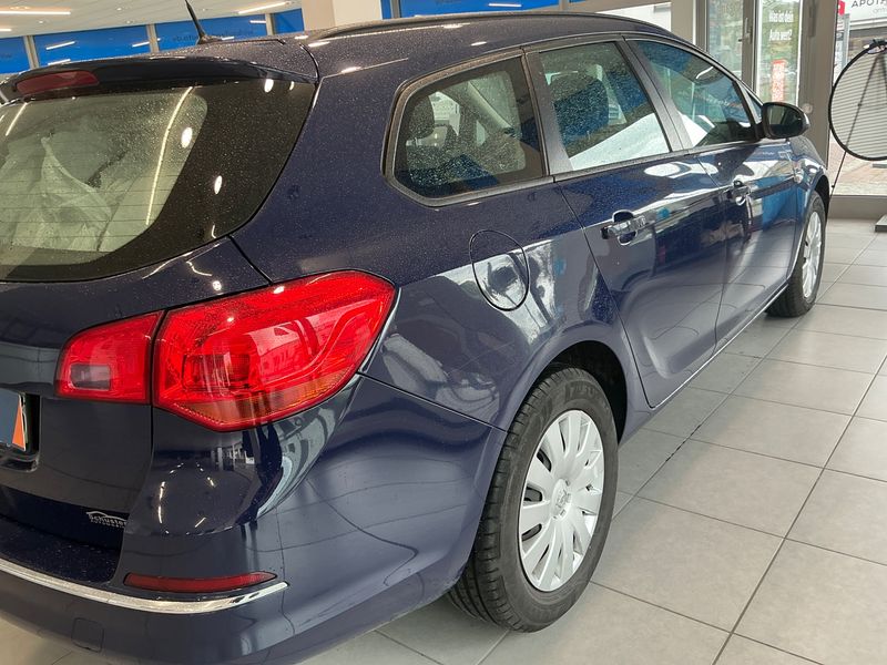 Opel Astra 1.7 CDTI Selection 2013 – снимка 2