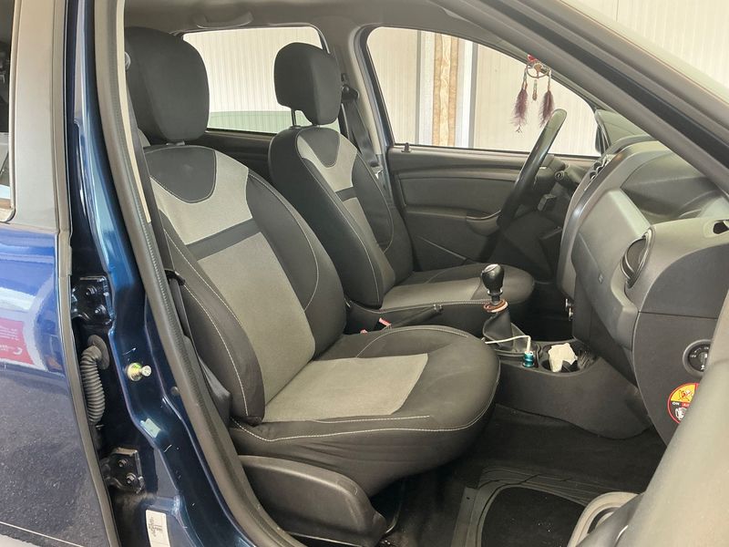 Dacia Duster 1.5 dCi Black Shadow 4x2 2017 – снимка 16