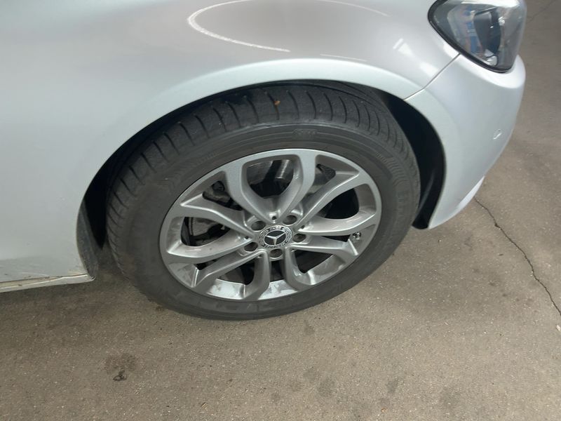 Mercedes-Benz C-Klasse C 220 d T BlueTEC Avantgarde 2018 – снимка 19