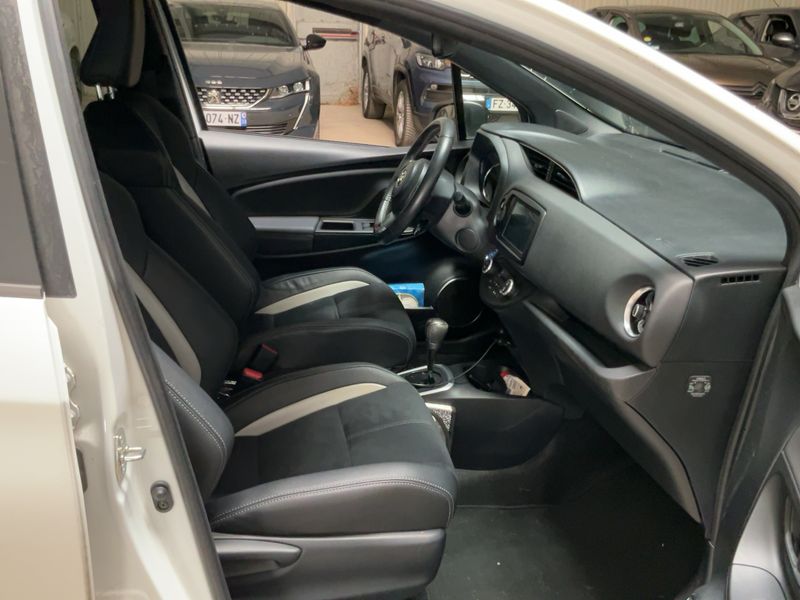 Toyota Yaris 1.5 Hybrid GR Sport 2020 – снимка 16