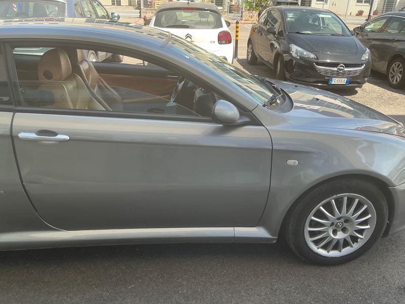 Alfa Romeo Alfa GT 1.9 JTD M-Jet Distinctive 2007 – снимка 7