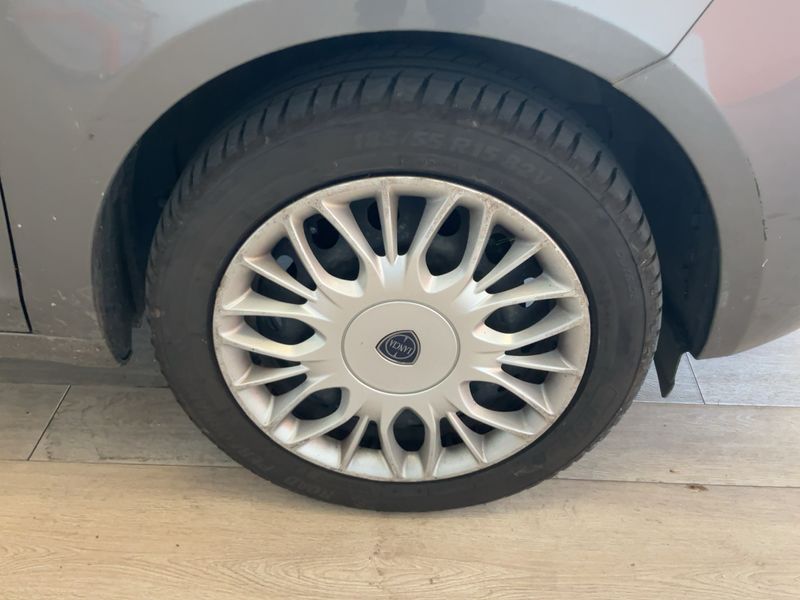 Lancia Ypsilon 1.2 GPL Gold 2017 – снимка 11