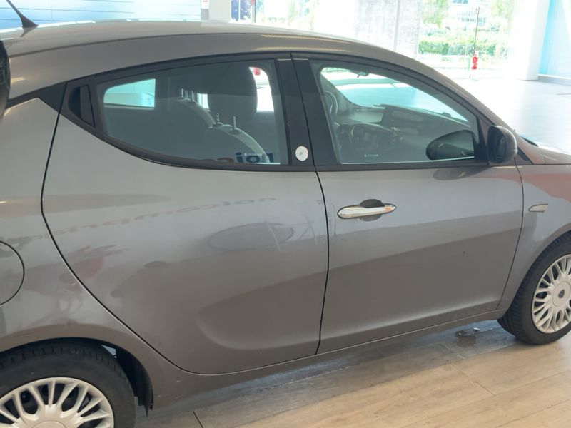 Lancia Ypsilon 1.2 GPL Gold 2017 – снимка 10