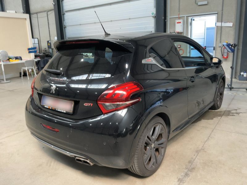 Peugeot 208 1.6 THP GTi 2017 – снимка 8