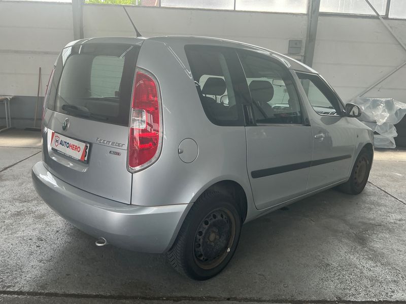 Skoda Roomster 1.6 TDI Ambition 2011 – снимка 2