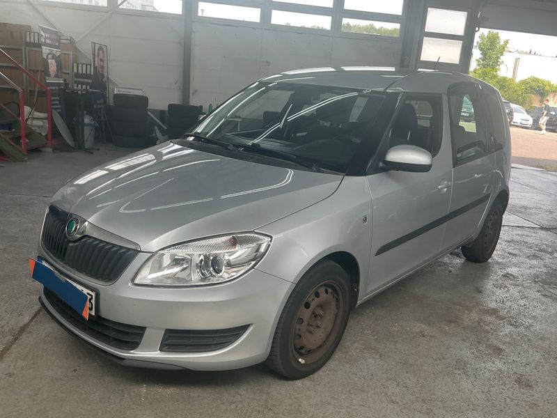 Skoda Roomster 1.6 TDI Ambition 2011 – снимка 1