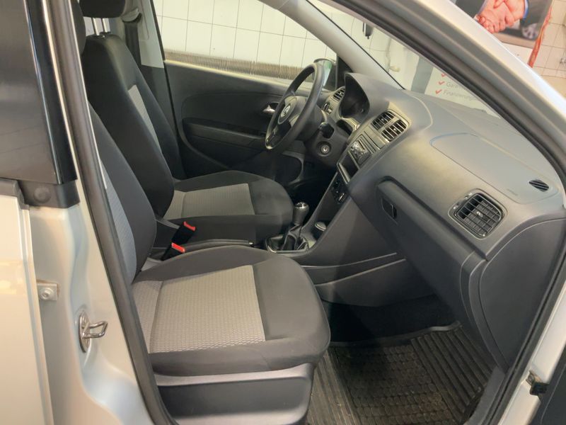 Volkswagen Polo 1.6 Trendline 2012 – снимка 16