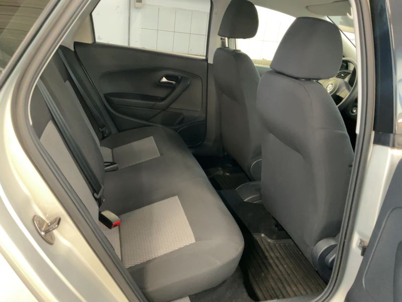 Volkswagen Polo 1.6 Trendline 2012 – снимка 19