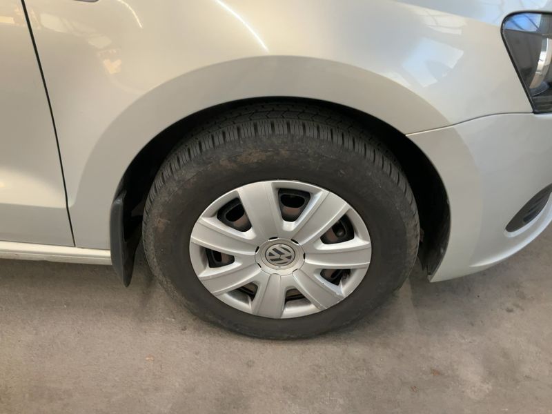 Volkswagen Polo 1.6 Trendline 2012 – снимка 11
