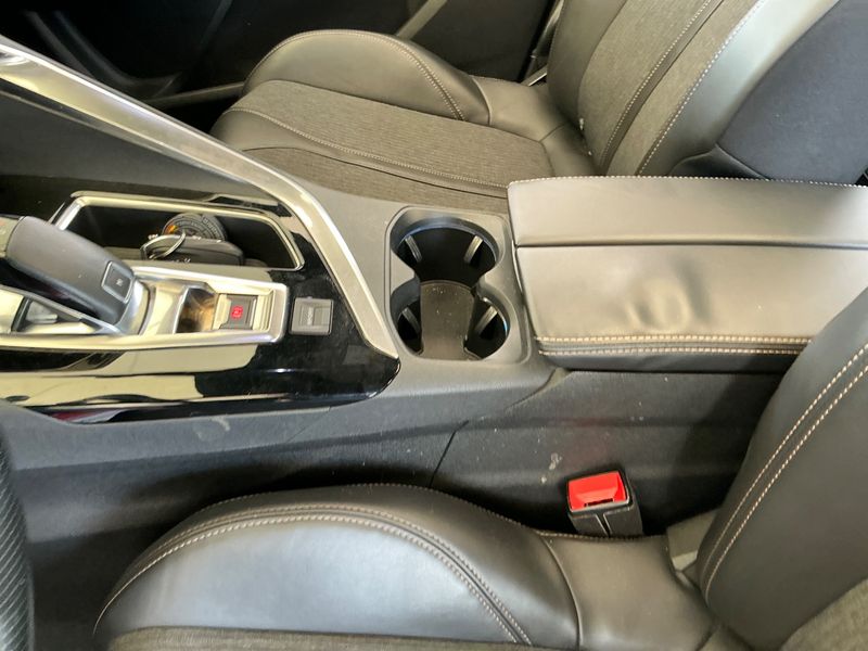 Peugeot 3008 1.5 Blue-HDi GT Line 2018 – снимка 23