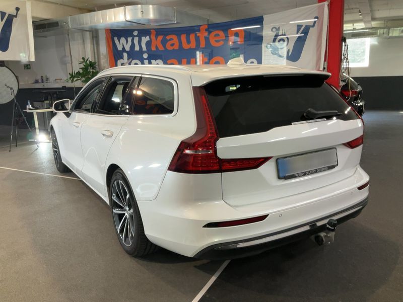 Volvo V60 2.0 T6 Recharge Plug-in Hybrid Core AWD 2024 – снимка 6