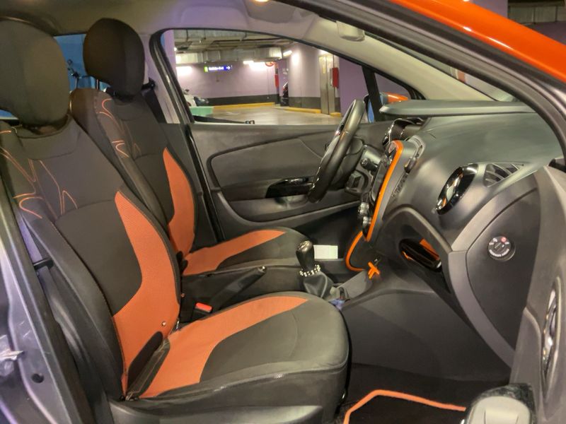 Renault Captur 1.5 dCi Energy Intens 2015 – снимка 16