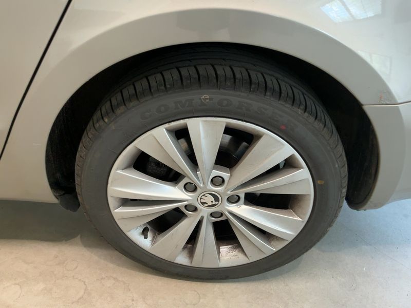 Skoda Superb 1.8 TSI Elegance 2014 – снимка 5
