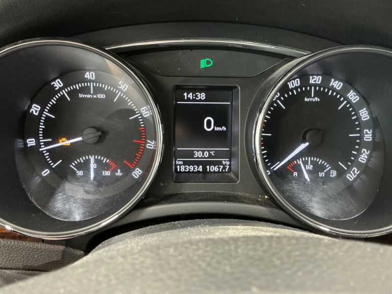 Skoda Superb 1.8 TSI Elegance 2014 – снимка 18
