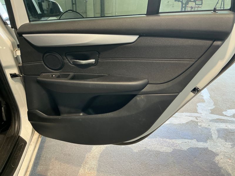 BMW 2er 216d Gran Tourer Advantage 2017 – снимка 36