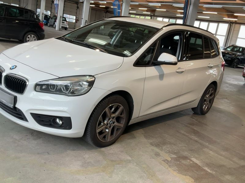 BMW 2er 216d Gran Tourer Advantage 2017 – снимка 2