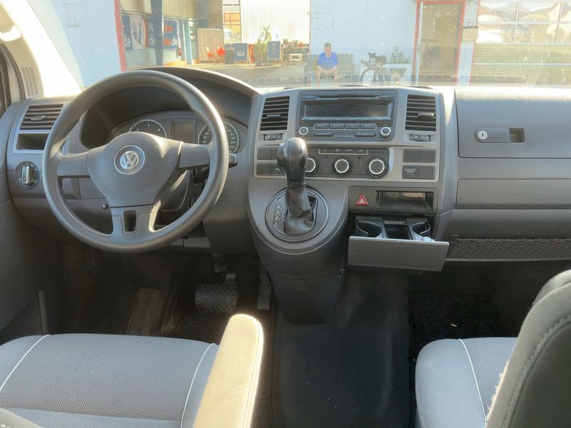 Volkswagen T5 Multivan 2.0 TDI Startline 2012 – снимка 17