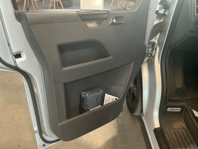 Volkswagen T5 Multivan 2.0 TDI Startline 2012 – снимка 30