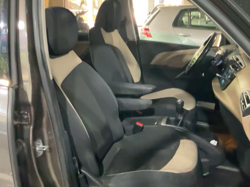 Citroen C4 Picasso 1.6 e-HDi Intensive 2015 – снимка 16