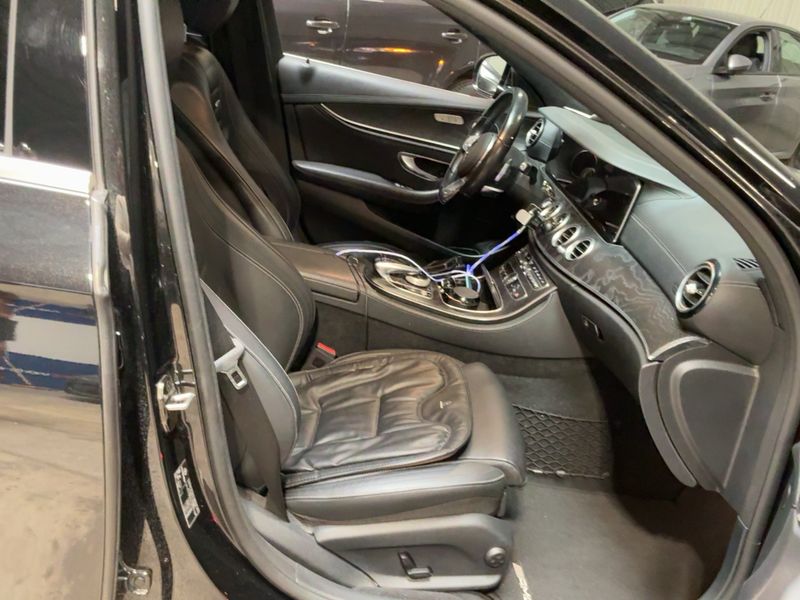 Mercedes-Benz E-Klasse E 300e AMG Line 2020 – снимка 16