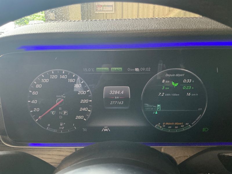 Mercedes-Benz E-Klasse E 300e AMG Line 2020 – снимка 18