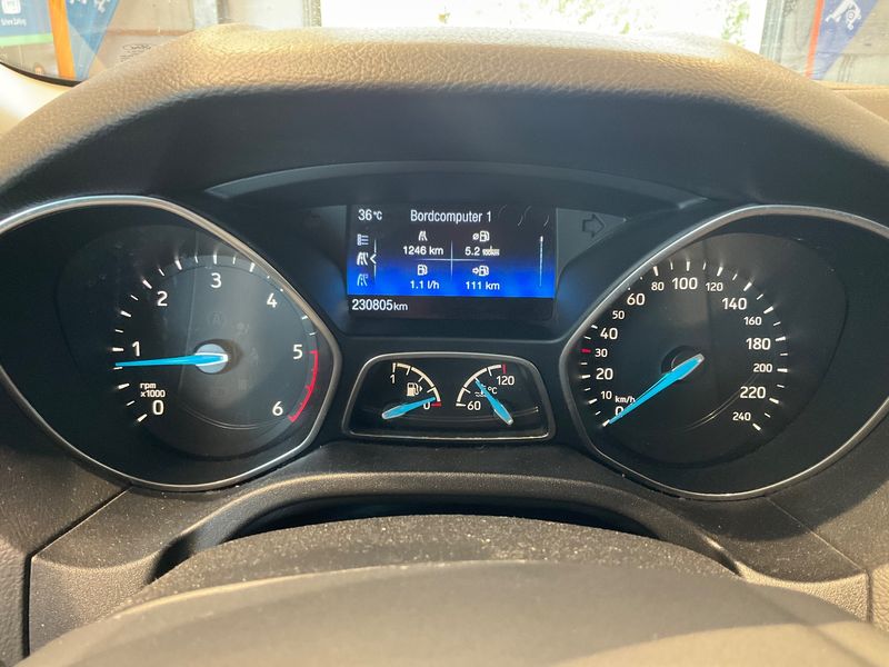 Ford Focus 2.0 TDCi Titanium 2016 – снимка 18