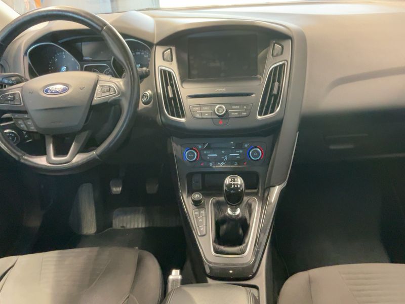 Ford Focus 2.0 TDCi Titanium 2016 – снимка 17