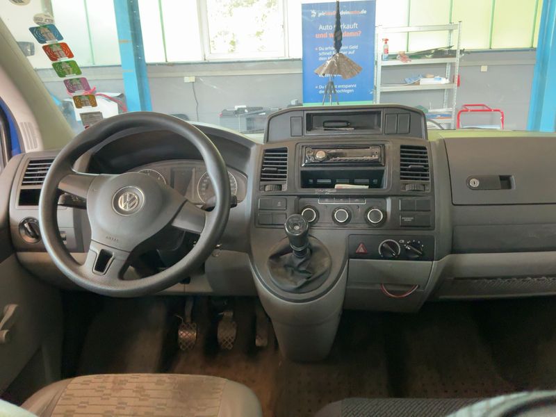 Volkswagen T5 Kombi 2.0 TDI 2010 – снимка 17