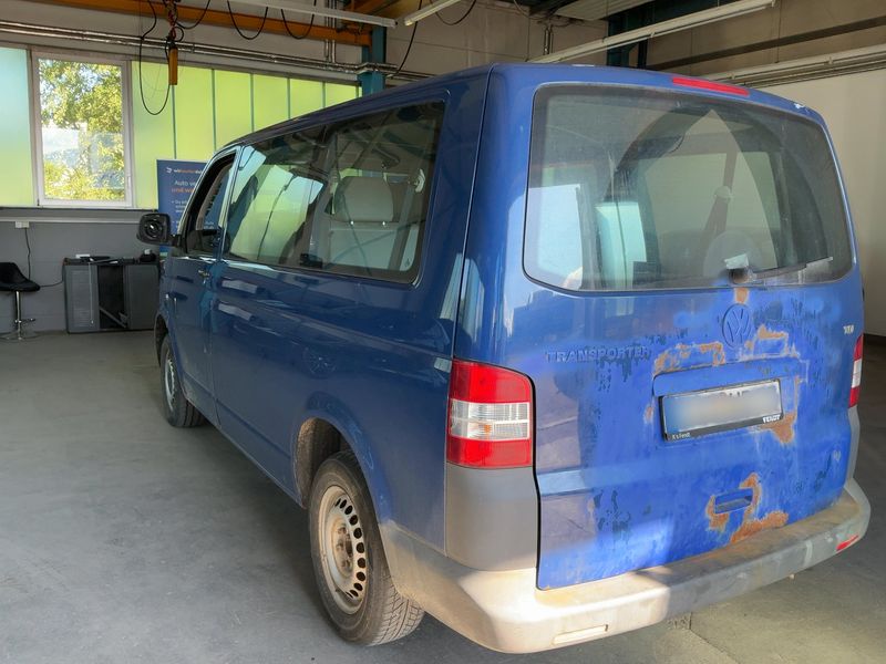 Volkswagen T5 Kombi 2.0 TDI 2010 – снимка 6