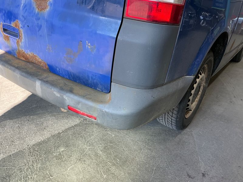 Volkswagen T5 Kombi 2.0 TDI 2010 – снимка 39