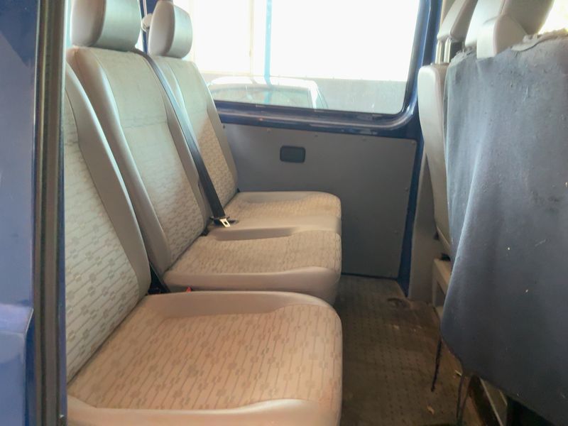 Volkswagen T5 Kombi 2.0 TDI 2010 – снимка 19