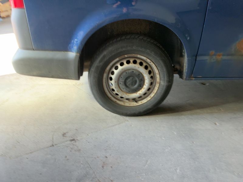 Volkswagen T5 Kombi 2.0 TDI 2010 – снимка 9