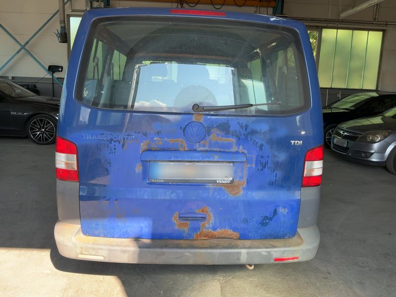 Volkswagen T5 Kombi 2.0 TDI 2010 – снимка 7
