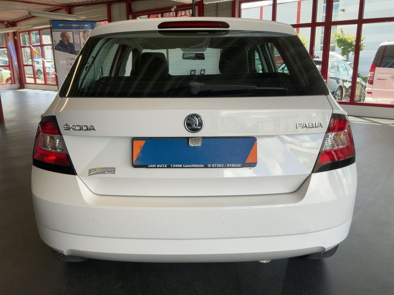 Skoda Fabia 1.0 MPI Active 2018 – снимка 7