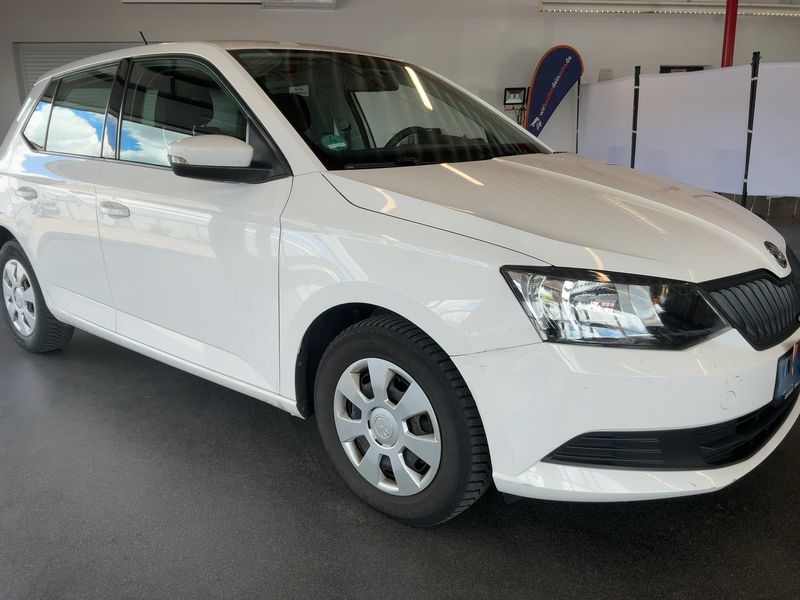 Skoda Fabia 1.0 MPI Active 2018 – снимка 12