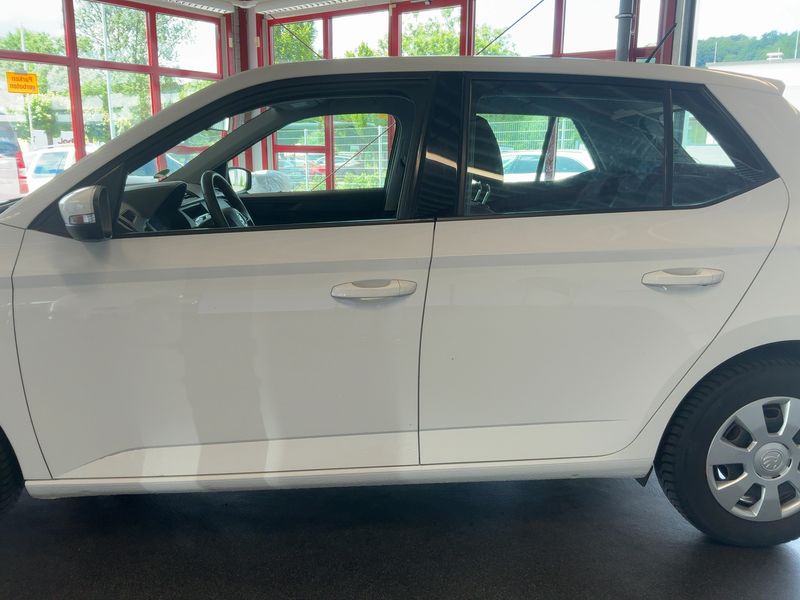 Skoda Fabia 1.0 MPI Active 2018 – снимка 4