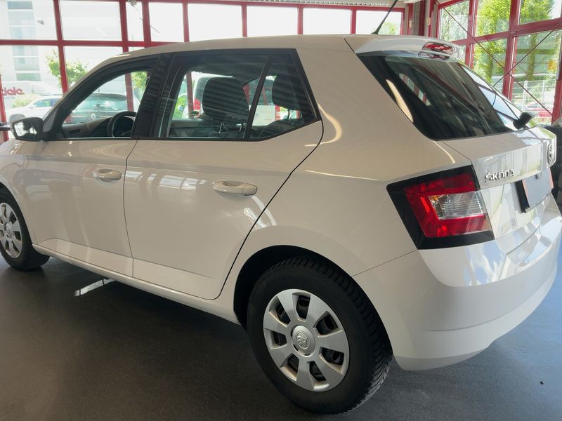 Skoda Fabia 1.0 MPI Active 2018 – снимка 6