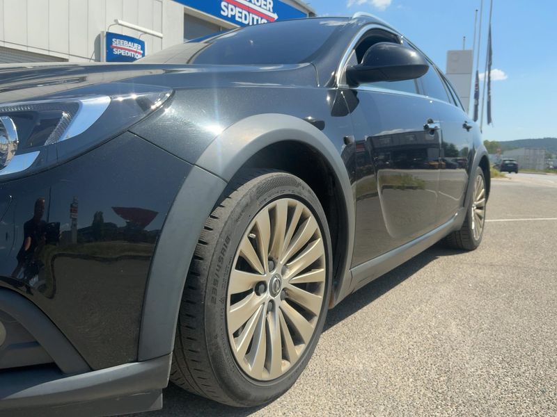 Opel Insignia Country Tourer 2.0 CDTI Biturbo Basis 4x4 2020 – снимка 2